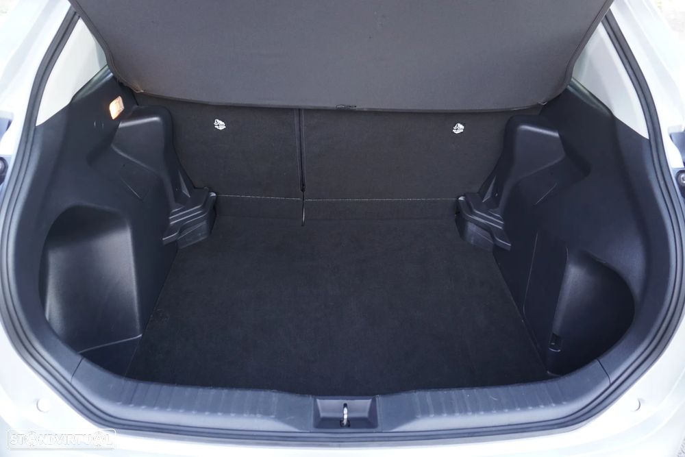 Toyota Yaris Cross 1.5 HDF Comfort Plus - 23