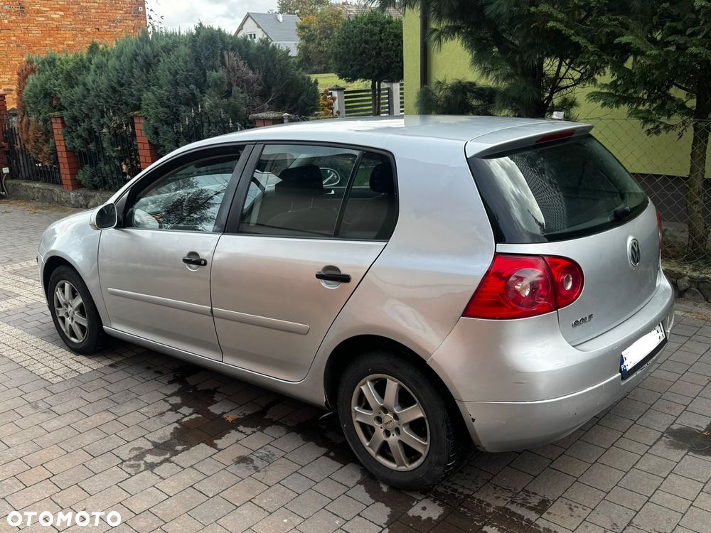 Volkswagen Golf - 5