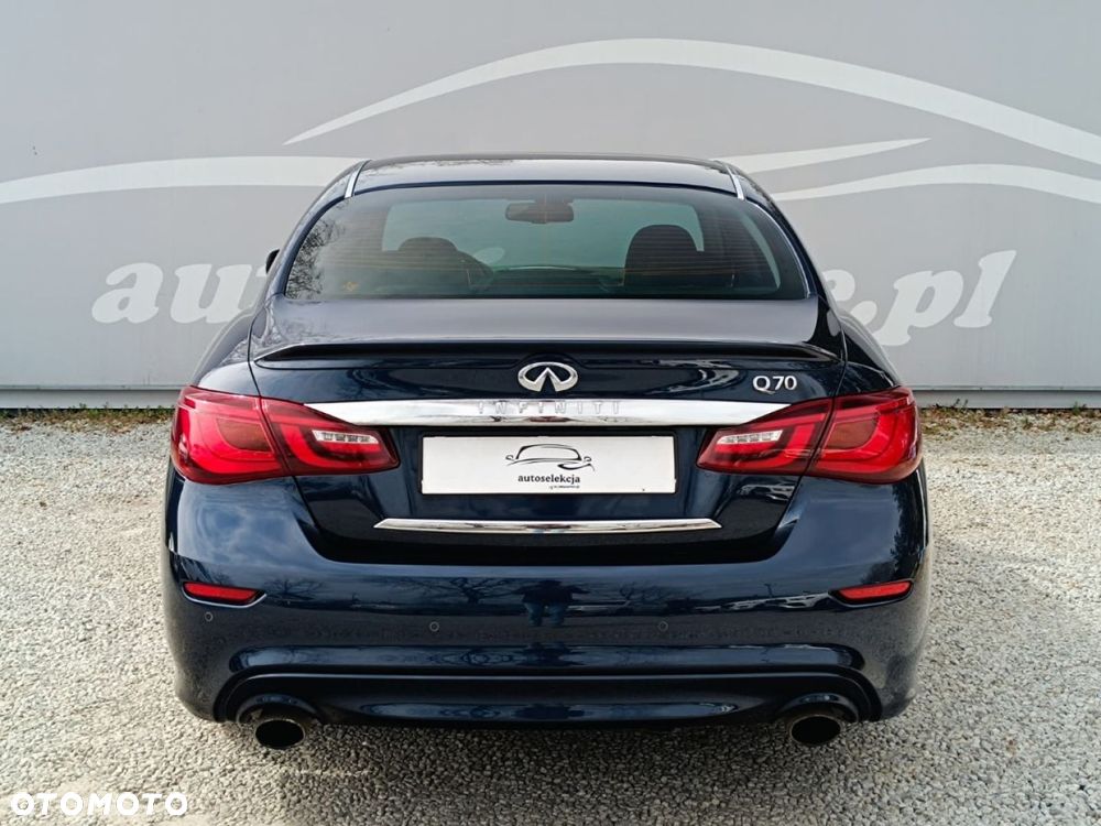 Infiniti Q70 - 15