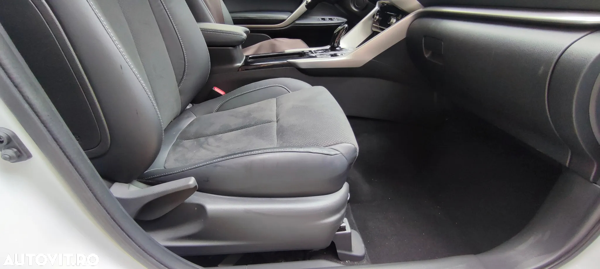Mitsubishi Eclipse-Cross - 10