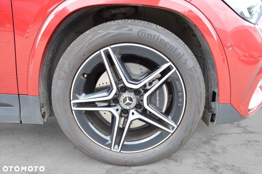 Mercedes-Benz GLA - 10