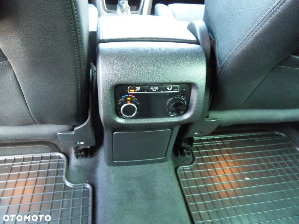 Volkswagen Sharan 2.0 TDI DSG BlueMotion Technology Highline - 12