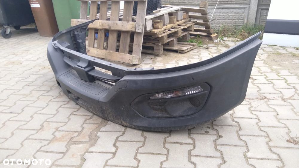 IVECO DAILY zderzak przód 20/22r. - 2