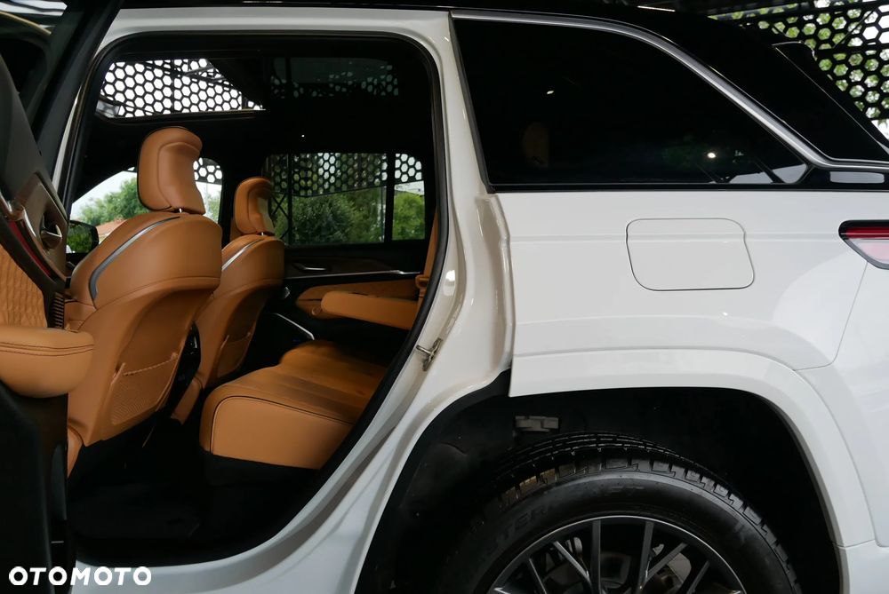 Jeep Grand Cherokee - 10