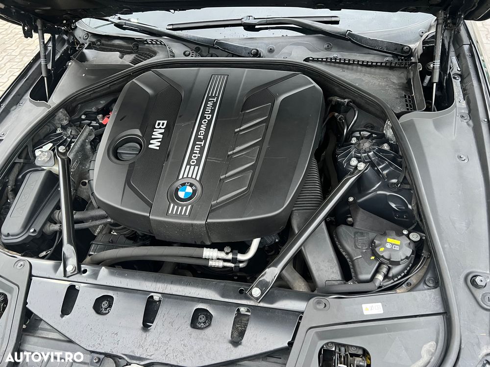 BMW Seria 5 525d xDrive AT - 22