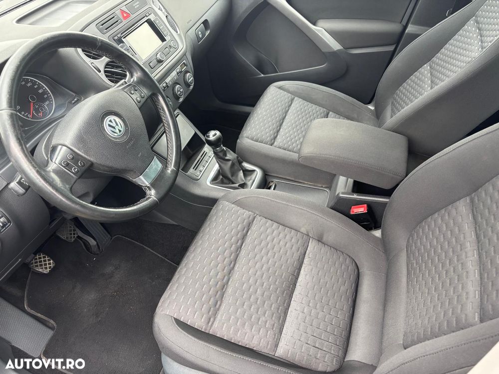 Volkswagen Tiguan - 12