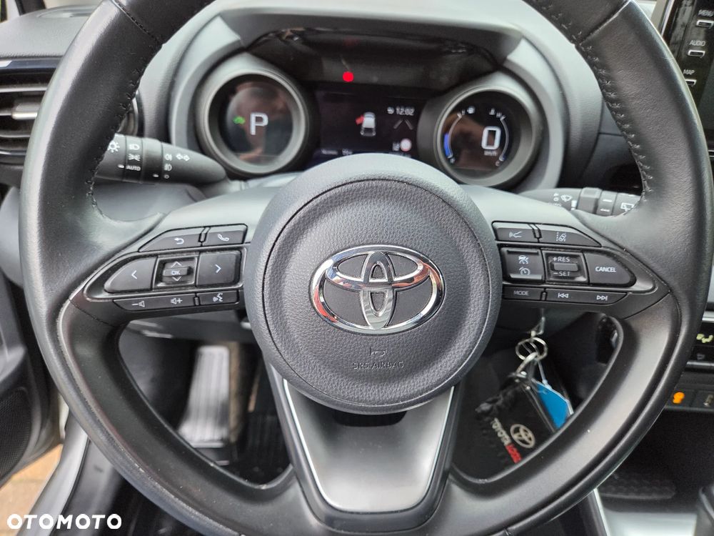 Toyota Yaris Hybrid 100 Premium - 7