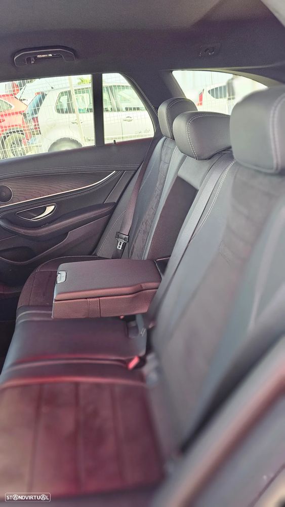 Mercedes-Benz E 300 de 4Matic 9G-TRONIC AMG Line - 22