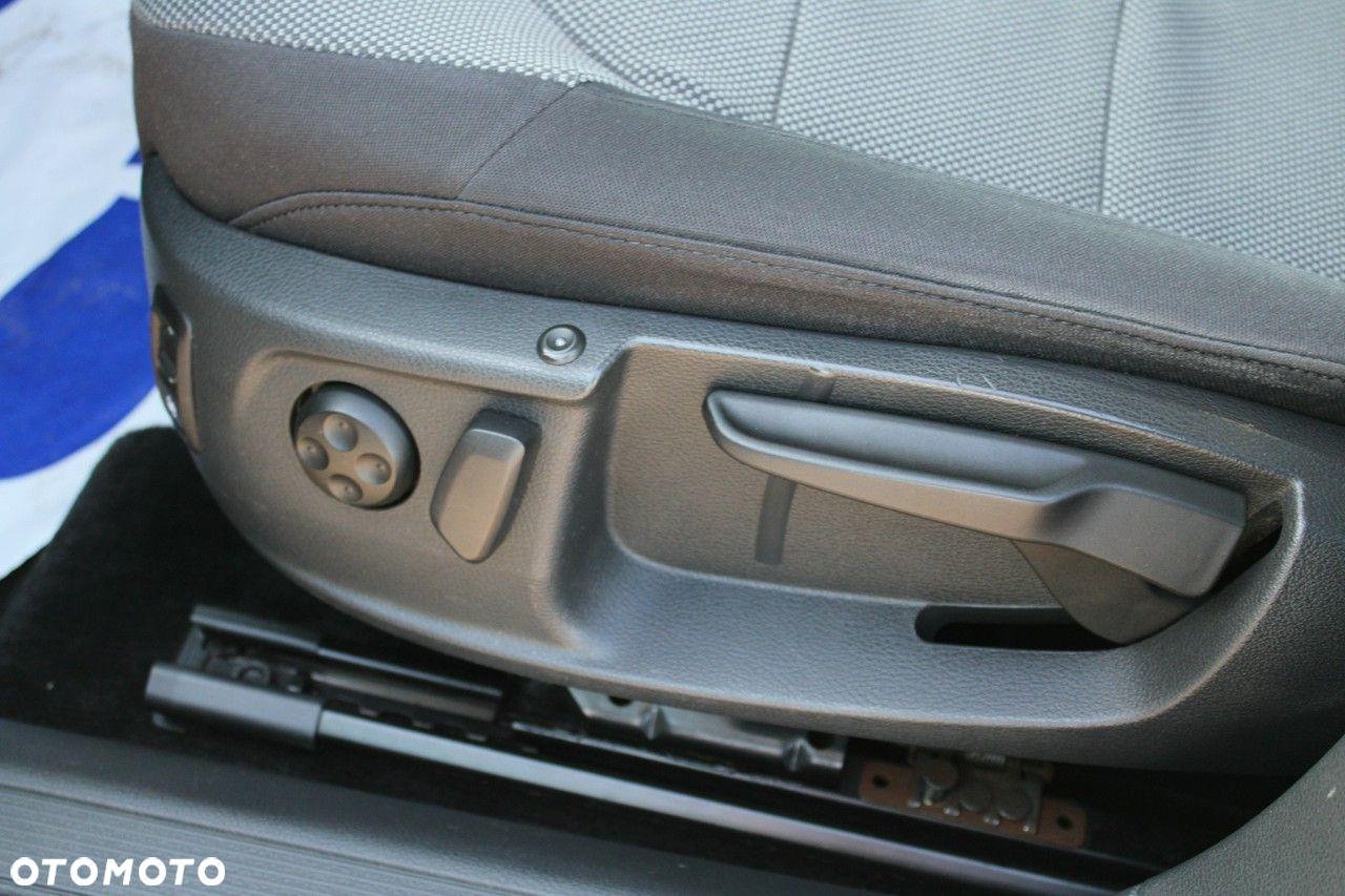 Volkswagen Passat - 17