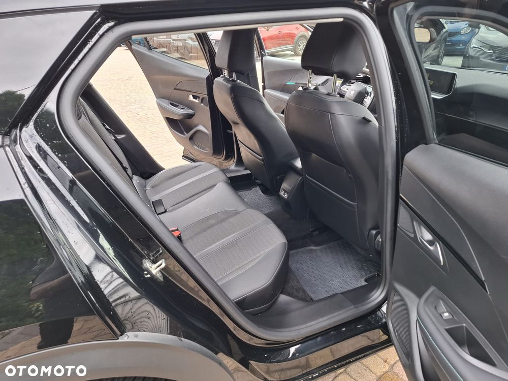 Peugeot 2008 PureTech 130 EAT8 GT - 15