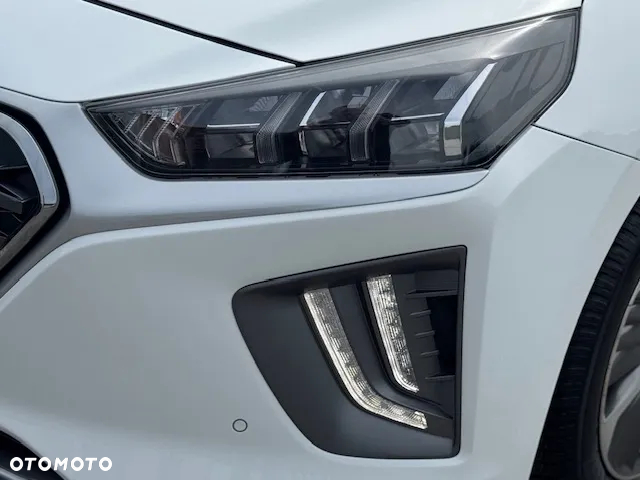 Hyundai IONIQ - 31