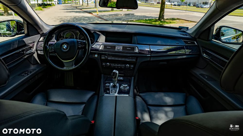 BMW Seria 7 730d - 31