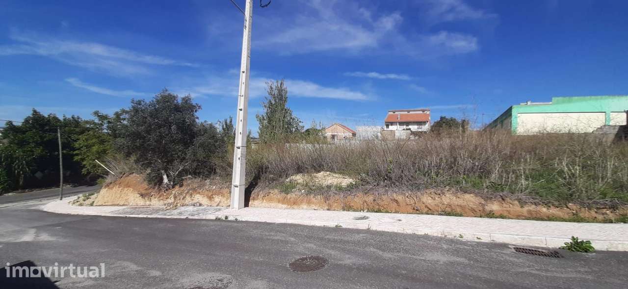 Lote de Terreno Urbano para construção de moradia em Frielas - Grande imagem: 3/9