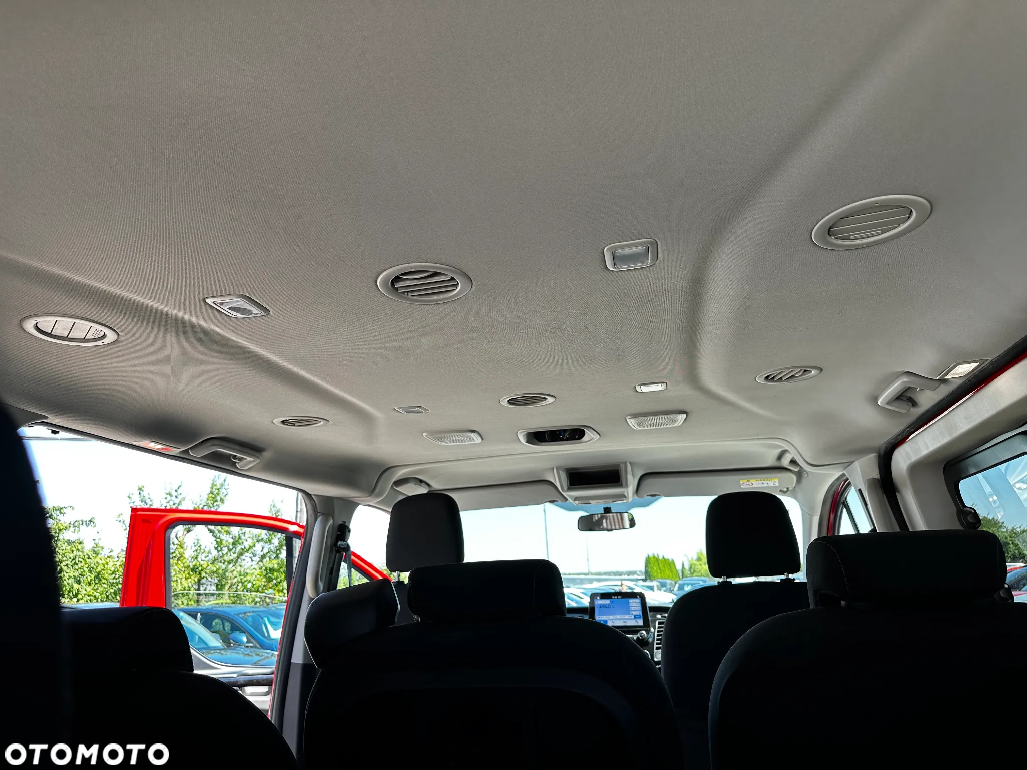 Ford Tourneo Custom - 26