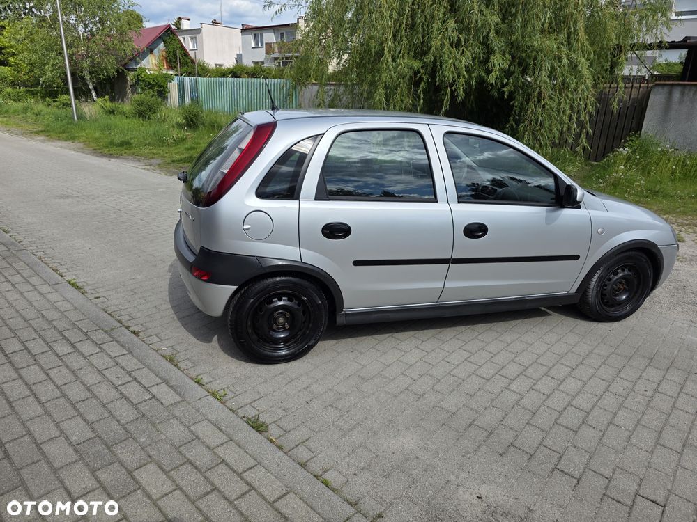 Opel Corsa 1.2 16V Cosmo - 2