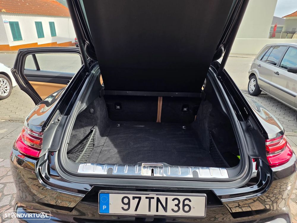 Porsche Panamera Turbo - 31