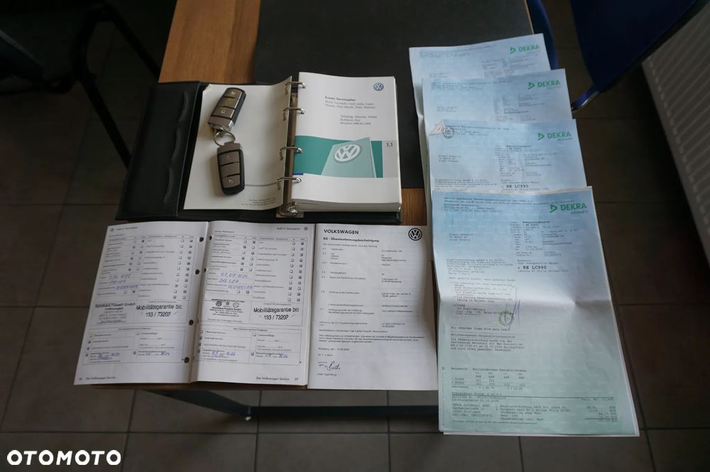 Volkswagen Passat 1.6 Comfortline Family - 40