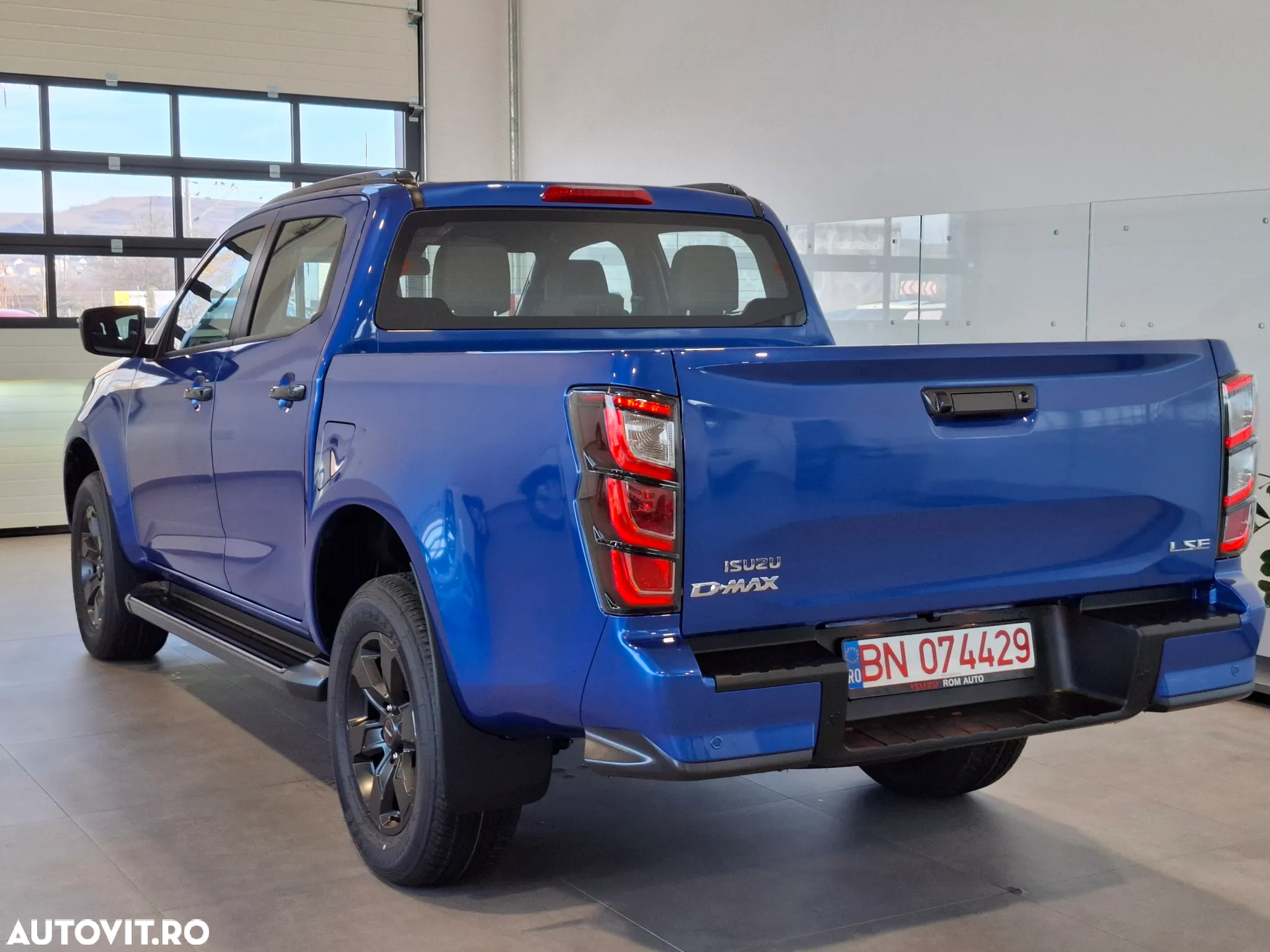 Isuzu D-Max 1.9 DSL 4x4 Double Cab 6AT Executive - 3