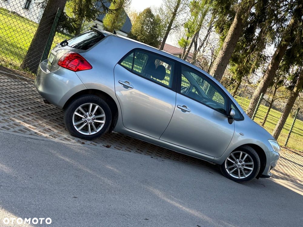 Toyota Auris 1.33 VVT-i Premium + - 10