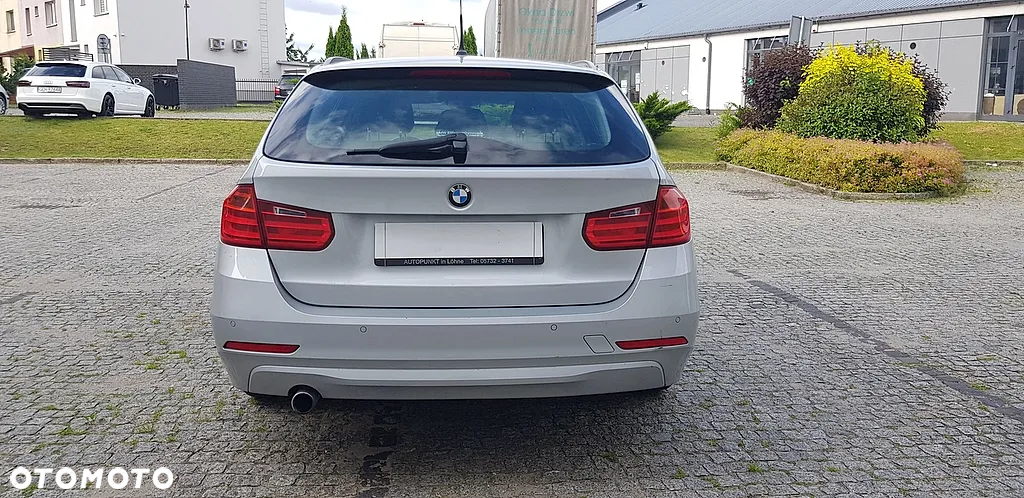 BMW Seria 3 318d DPF Touring Edition Sport - 6