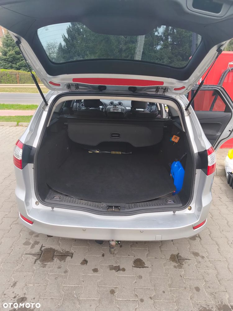 Ford Mondeo 2.0 TDCi Ambiente - 10