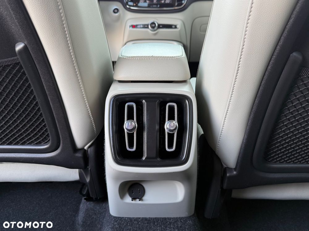 Volvo XC 40 D3 Momentum Pro - 13