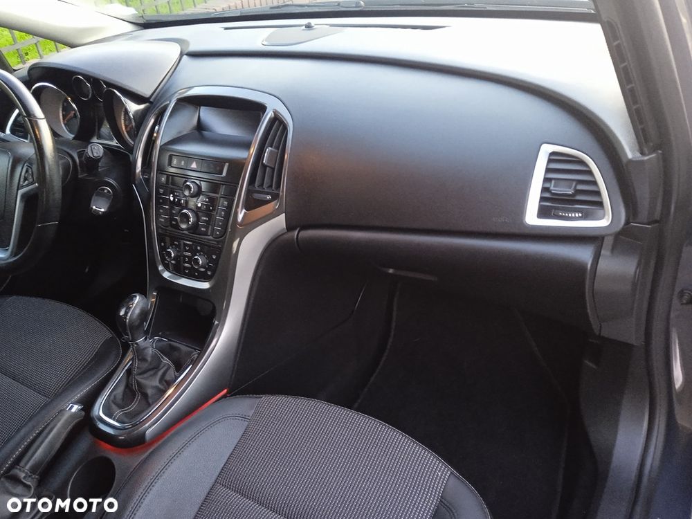 Opel Astra 1.4 T Cosmo - 15