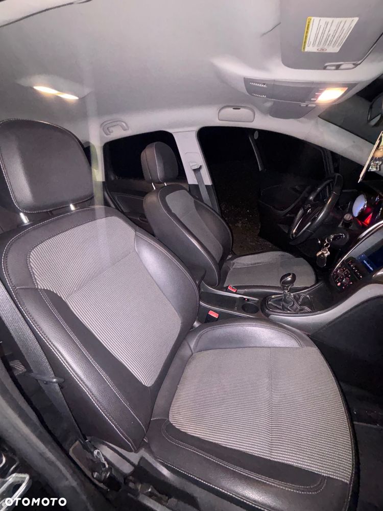 Opel Astra IV 1.4 T Cosmo - 10