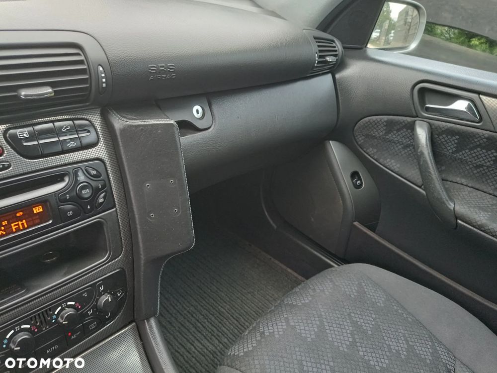 Mercedes-Benz Klasa C 200 T Kompr Avantgarde - 29
