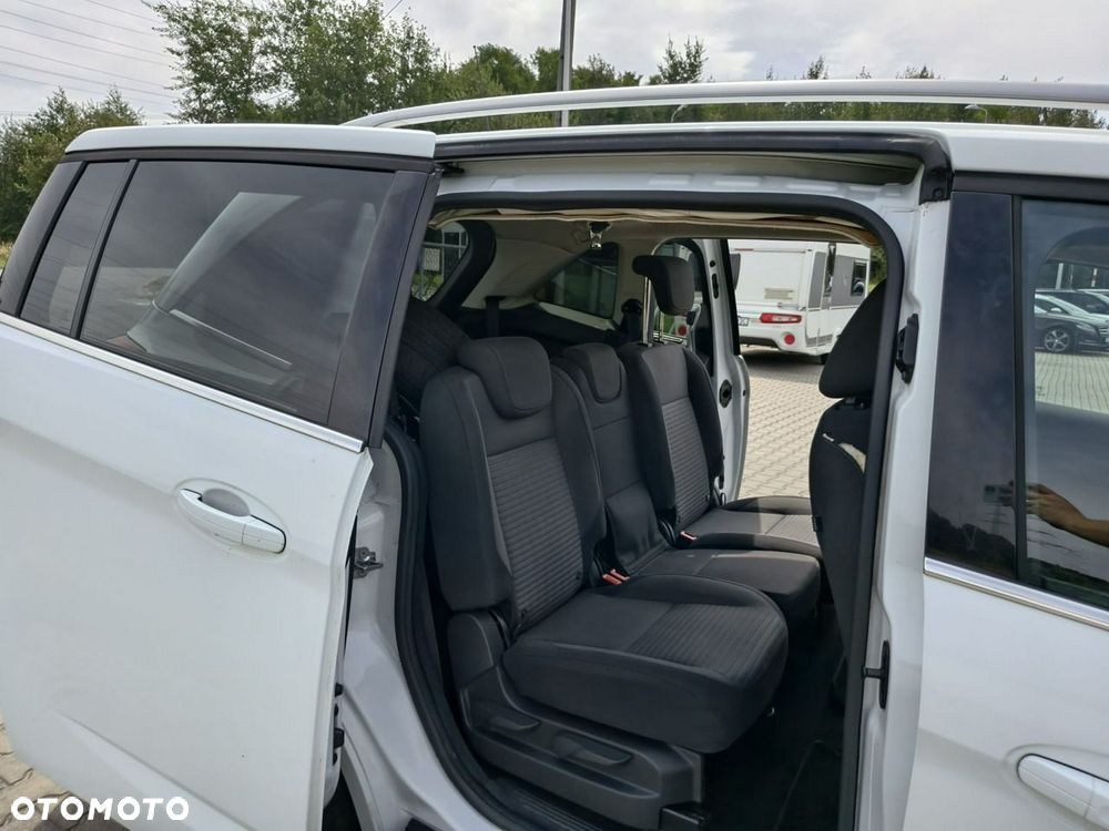 Ford Grand C-MAX - 15