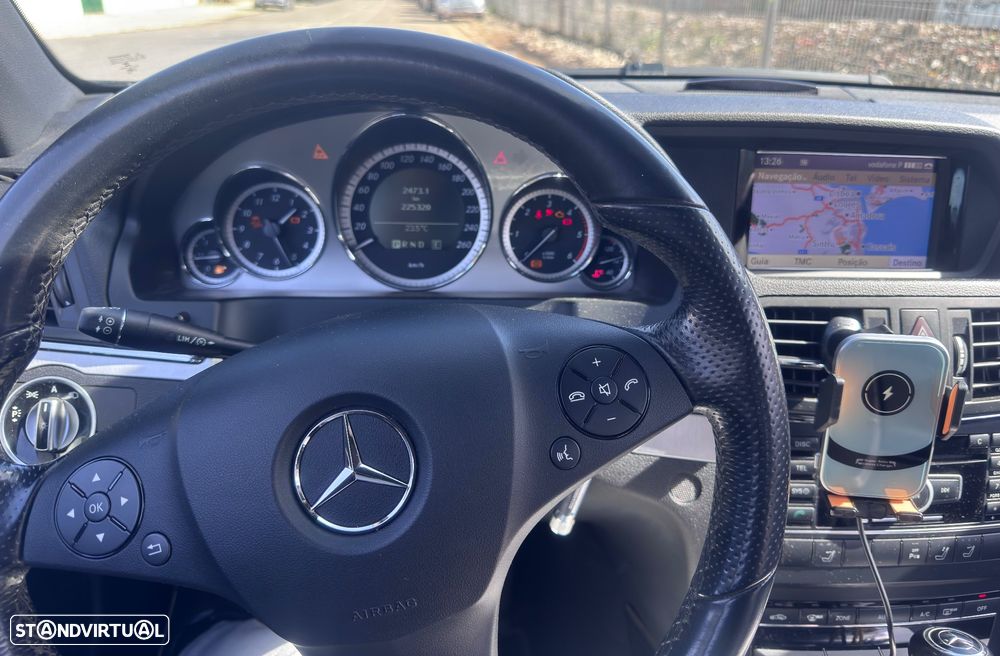 Mercedes-Benz E 220 CDI DPF BlueEFFICIENCY Auto Elegance - 5
