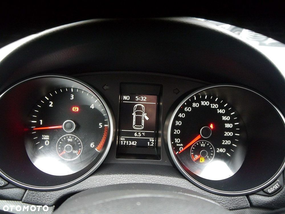 Volkswagen Golf 1.6 TDI DPF BlueMotion Technology MATCH - 16