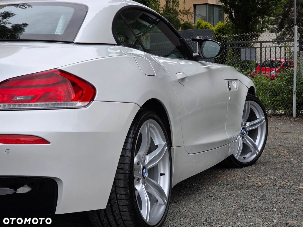 BMW Z4 sDrive28i - 11