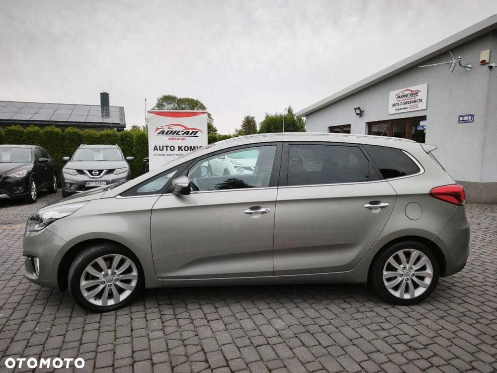 Kia Carens - 2