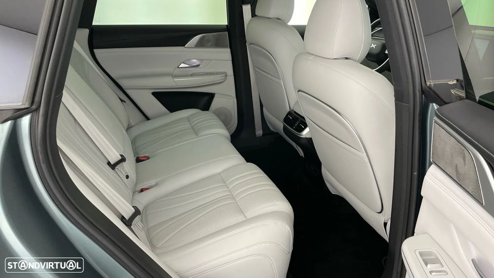 Xpeng G9 98 kWh AWD Performance + Gancho de Reboque - 22