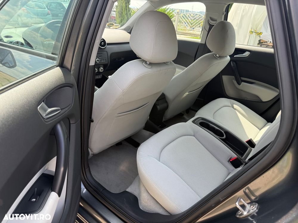 Audi A1 1.2 TFSI Attraction - 14
