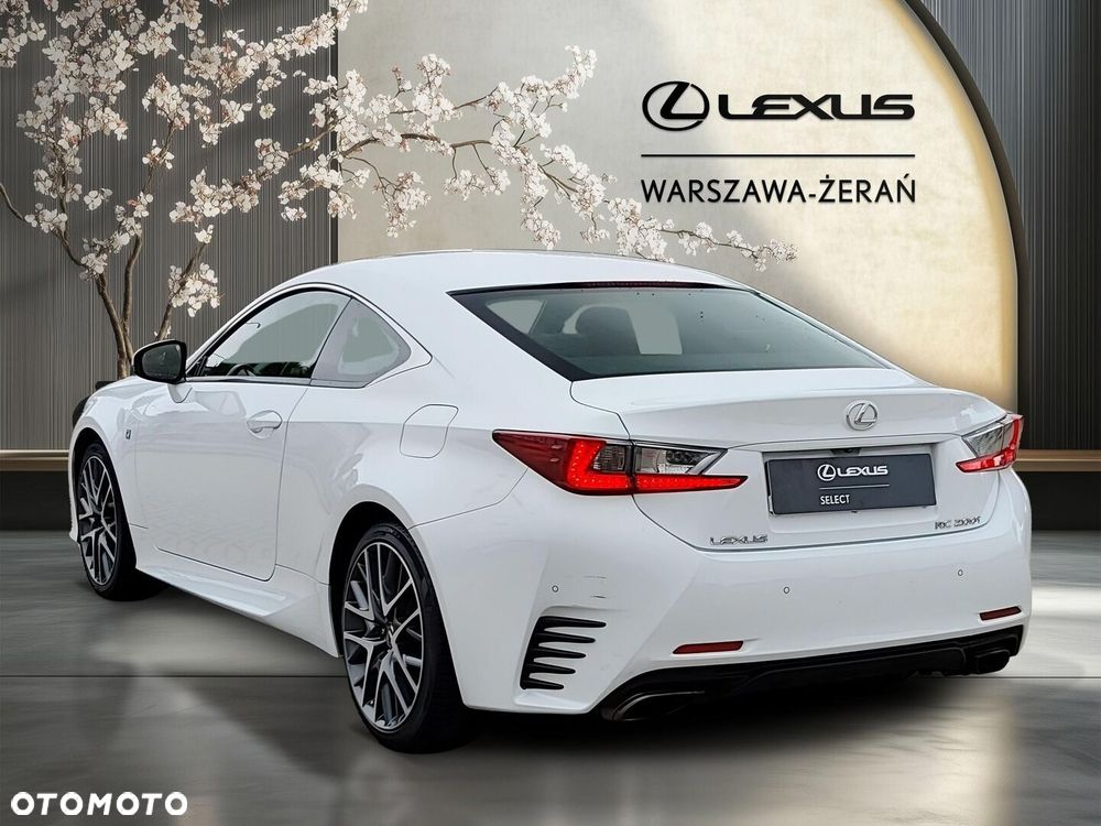 Lexus RC 200t / 300 F Sport - 5