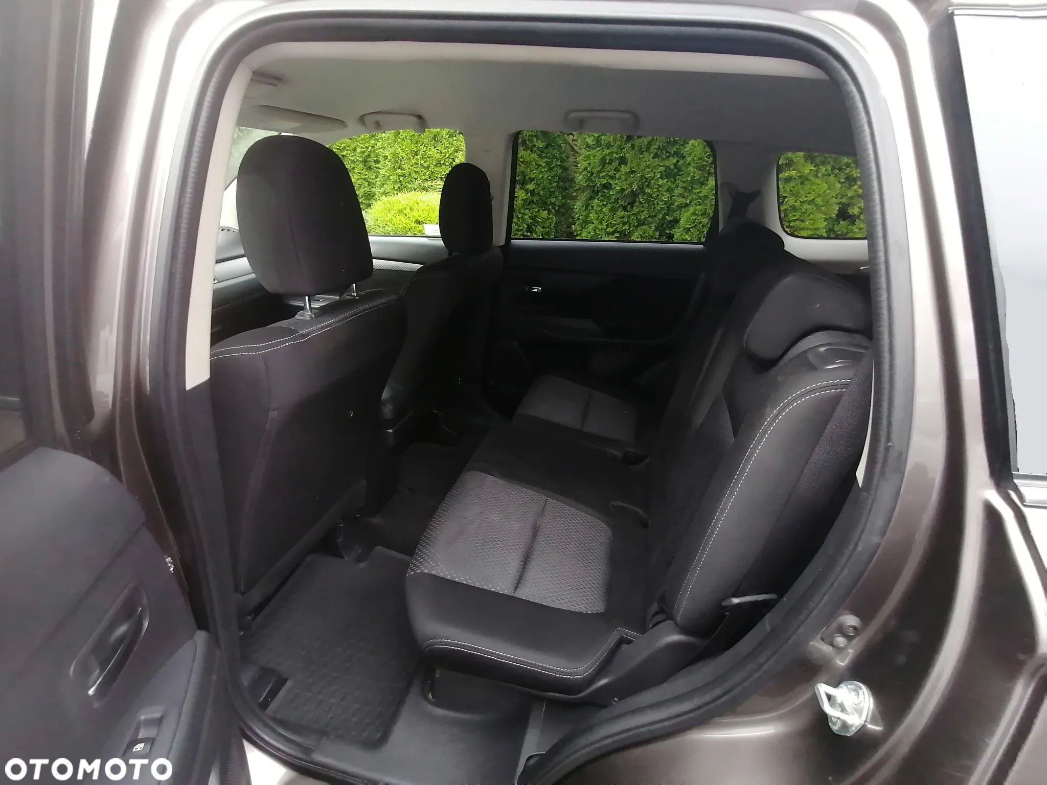 Mitsubishi Outlander 2.0 Intense + Navi 4WD CVT - 23