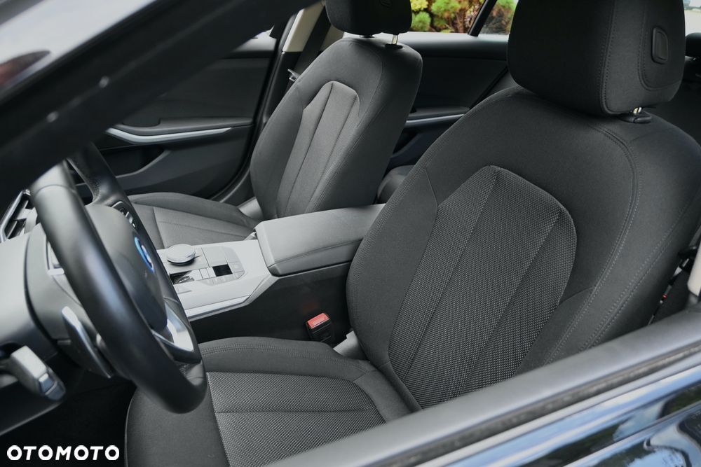 BMW Seria 3 320e Sport Line - 24