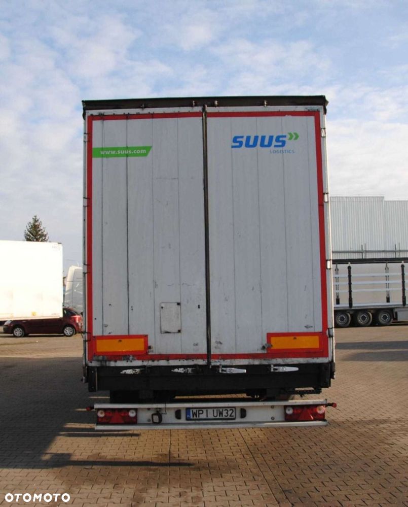 Schwarzmuller SPA, Podnoszona oś - 4