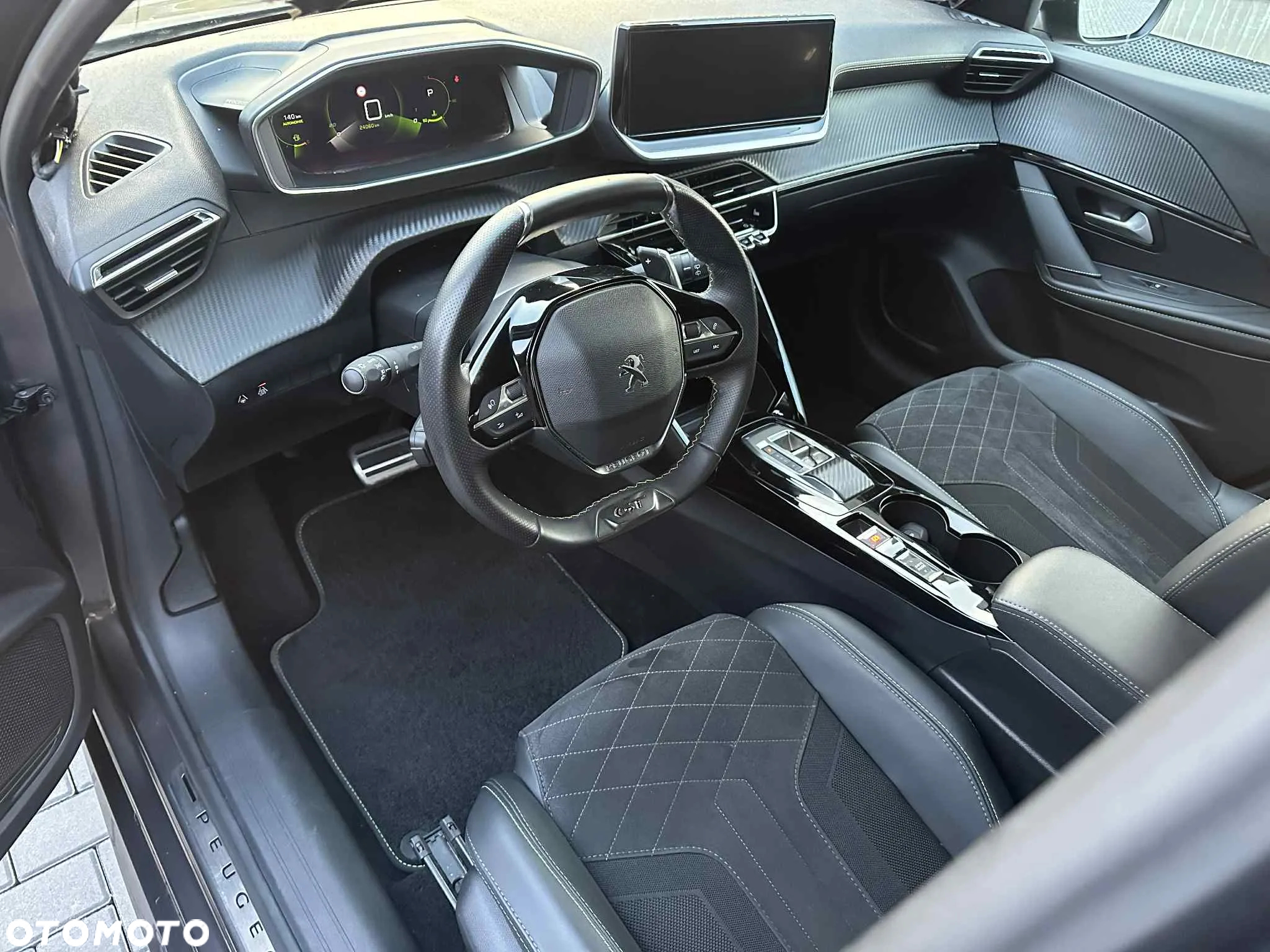 Peugeot 208 PureTech 100 EAT8 GT - 8