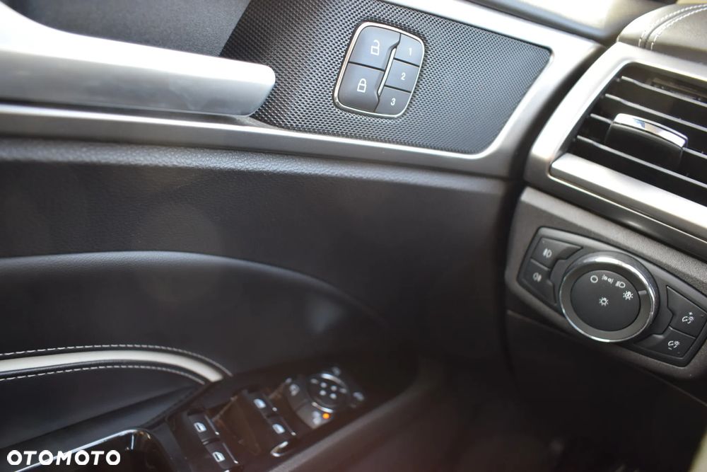 Ford Mondeo 2.0 EcoBlue Vignale - 12