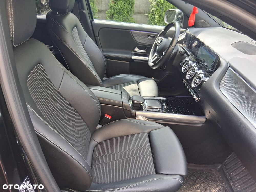 Mercedes-Benz GLA - 15