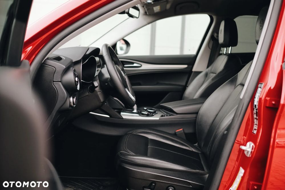 Alfa Romeo Stelvio 2.0 Turbo TI Q4 - 16