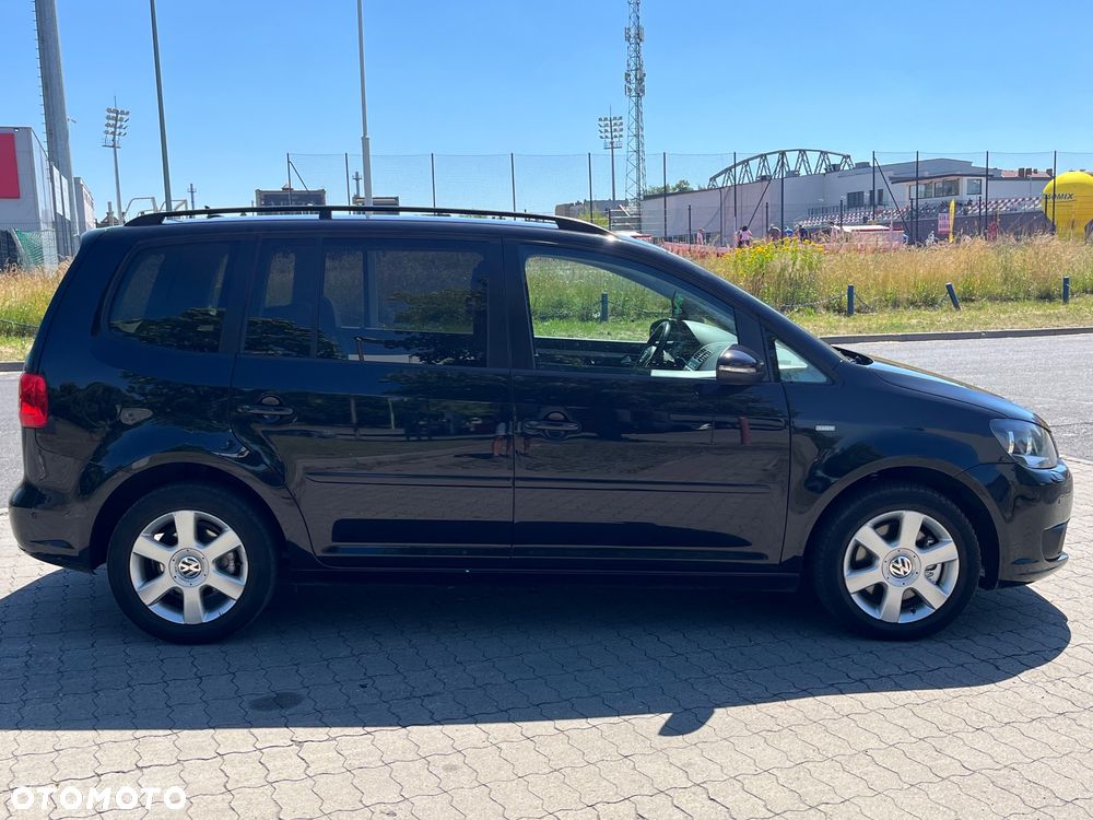 Volkswagen Touran 2.0 TDI DPF BlueMotion Technology DSG MATCH - 9