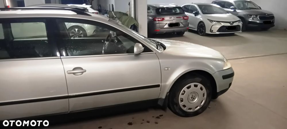 Volkswagen Passat 1.9 TDI Basis - 11