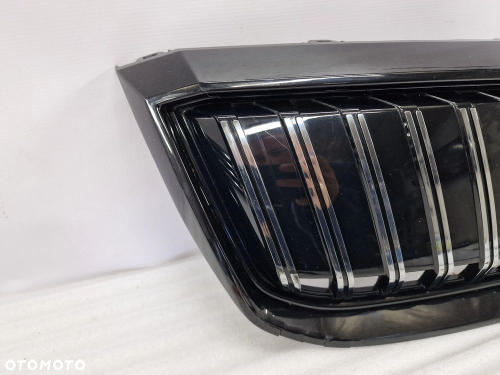 SKODA SUPERB 3V0 LIFT 19- ATRAPA / GRILL NA RADAR , NR 3V0853653J , NR AUKCJI GR84 - 2