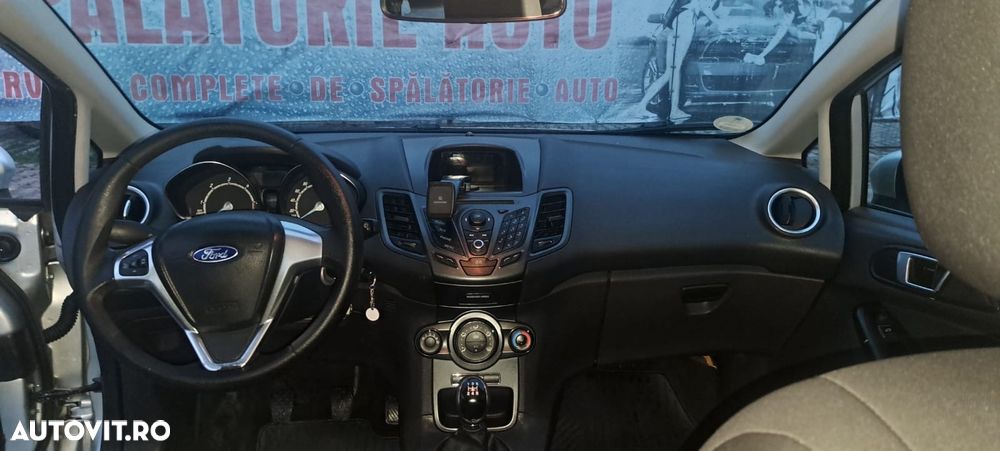 Ford Fiesta 1.6 TDCI DPF Titanium - 14