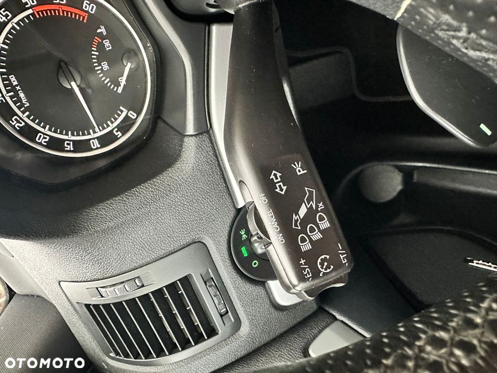 Skoda Octavia 2.0 TDI DPF DSG RS - 18