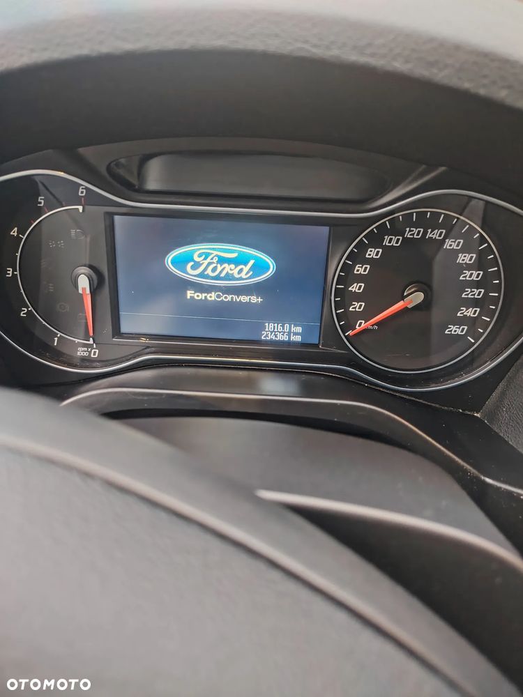 Ford S-Max - 11